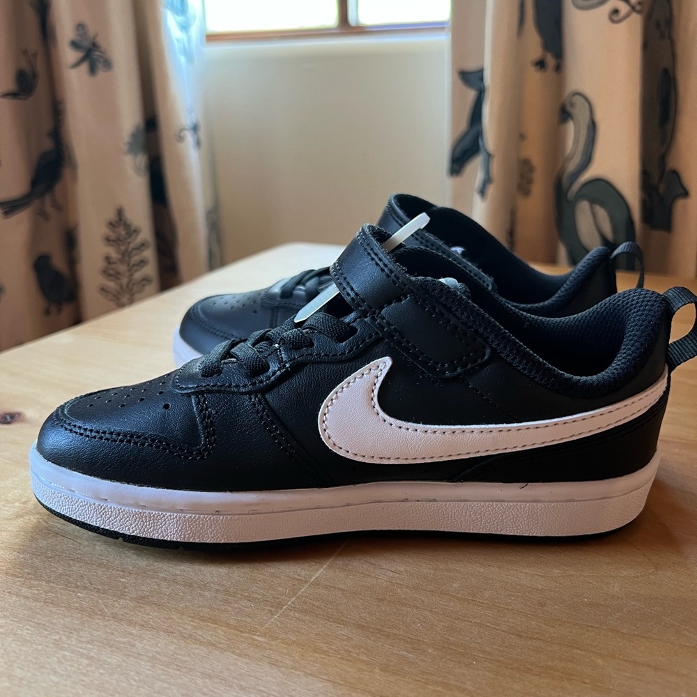Boys Nike Court Borough Low 2 shoes